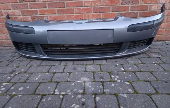 Volkswagen Golf V Front bumper 1K0807221