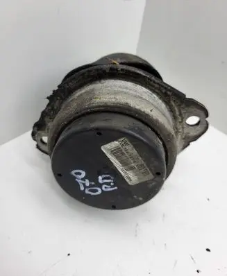 Volkswagen Touareg I Engine mount bracket 141951253B