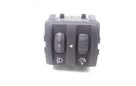 Renault Megane II Headlight level height control switch 8200095495 8200095495B