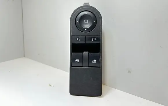Opel Zafira B Electric window control switch 13209203