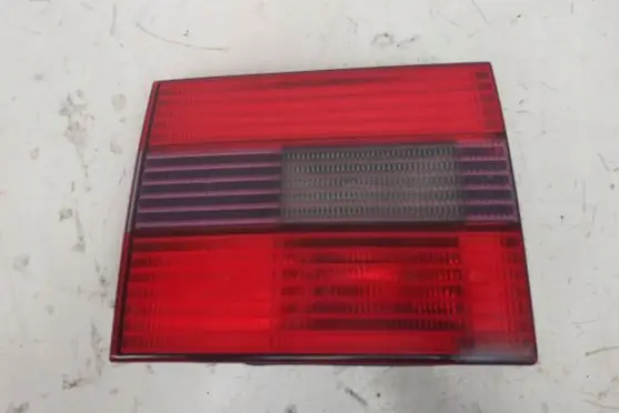 Volkswagen PASSAT B4 Tailgate rear/tail lights