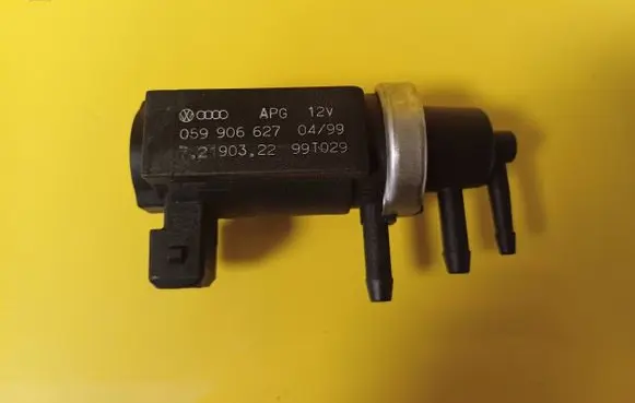 Audi A8 S8 D2 4D Turbo solenoid valve 72190322 059906627