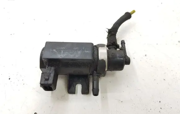 Audi A4 S4 B5 8D Vacuum valve 1H090662717798
