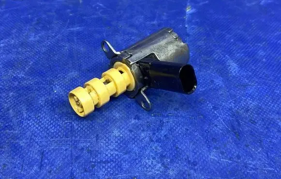 Mercedes-Benz A W176 Oil pump A2781800415