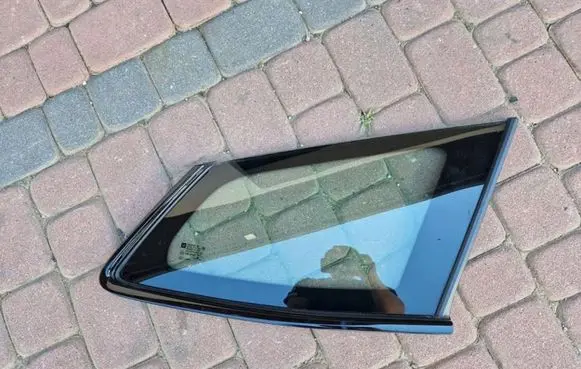 Opel Insignia B Sliding door window/glass 