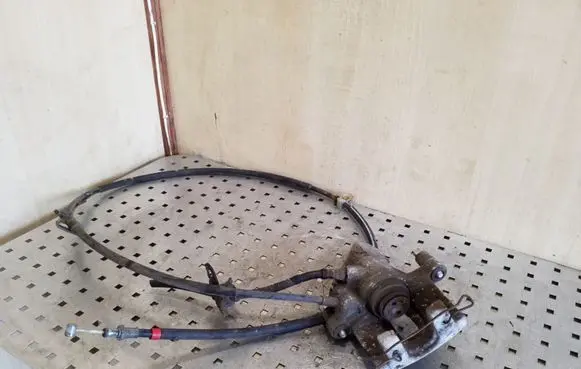 Mazda 3 II Rear brake caliper