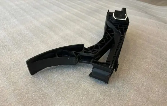 Mercedes-Benz R W251 Accelerator throttle pedal A1643000004 1643000004 ZGS008