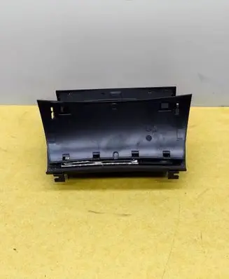 Mercedes-Benz CLS C219 Car ashtray A2118101330