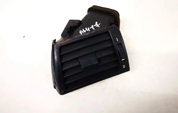 BMW 3 E46 Dash center air vent grill 64228361897 64.22-8361897