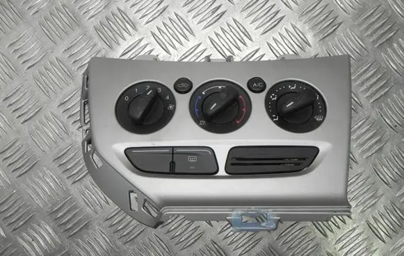Ford Focus Climate control unit CM5T19980AF Y904