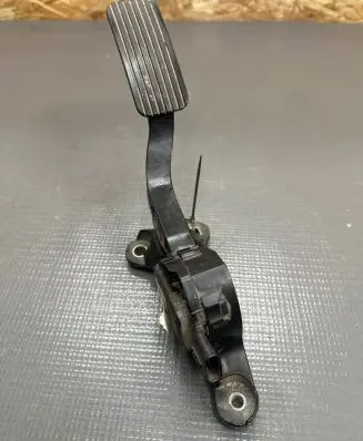 Hyundai i30 Accelerator throttle pedal 32700G4200 M1612211344 M1605155741