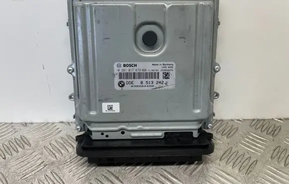 BMW 5 F10 F11 Engine control unit/module 8513242 0281017679