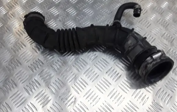 Nissan Note (E11) Intercooler hose/pipe