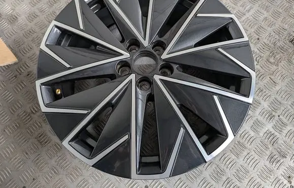 Skoda Scala R17 alloy rim 658601025F
