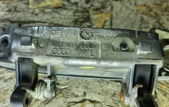 Audi A6 S6 C5 4B Front door exterior handle 4B1837205A