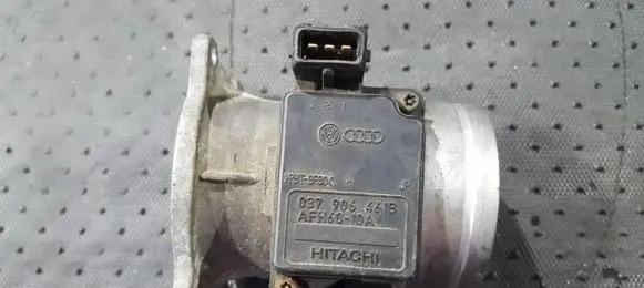 Audi A4 S4 B5 8D Mass air flow meter 037906461b afh60-10a