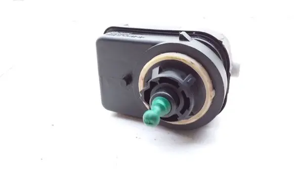 Headlight level adjustment motor