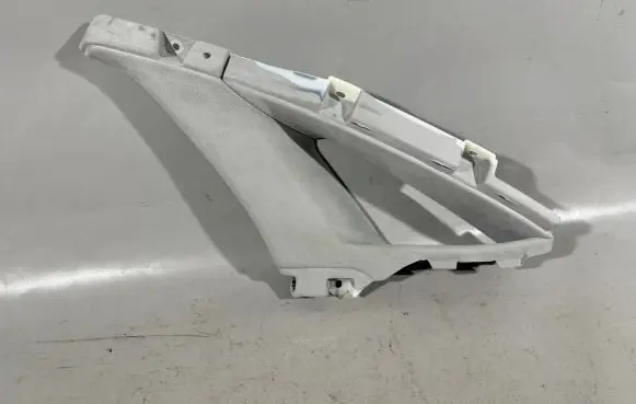 (D)pillar trim (top)