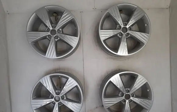 Audi Q4 Sportback e-tron R19 alloy rim 89A601025B