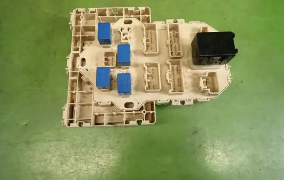 Suzuki SX4 Fuse module 3677079J70