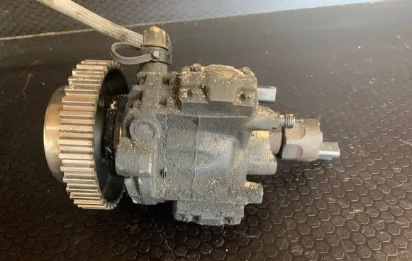 Ford Focus C-MAX Fuel injection high pressure pump A2C20003032 4M5Q9B395AE G4203500