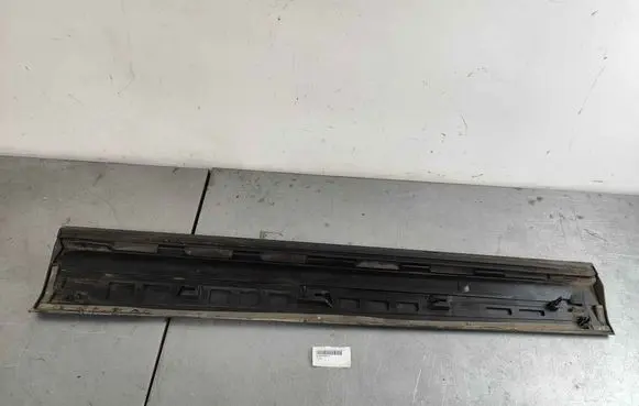 Audi Q2 - Front door trim (molding) 81a8539604w3