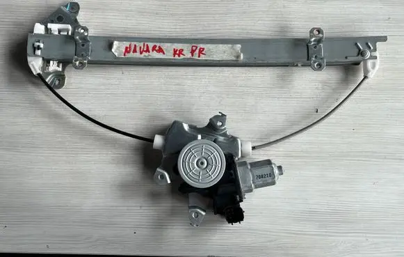 Nissan Navara D23 Front door window regulator with motor 80731JX00C