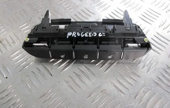 KIA Pro Cee'd III Seat heating switch 93315-J7010