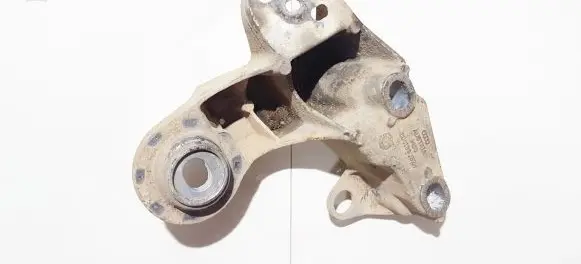 Audi A4 S4 B5 8D Engine mounting bracket 8d0512352h