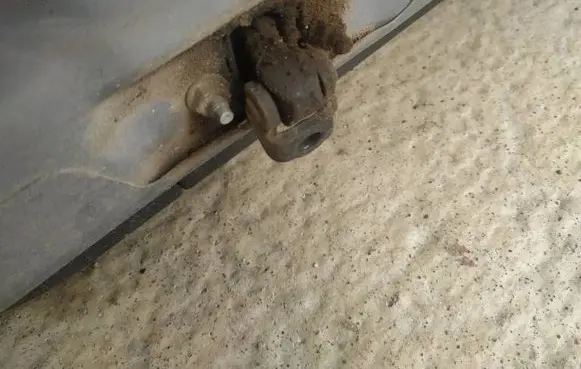 Opel Astra H Rear door check strap stopper