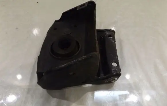 Peugeot Partner Gearbox mounting bracket