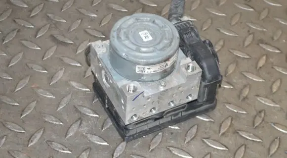 Mitsubishi Outlander ABS Pump 4670B231
