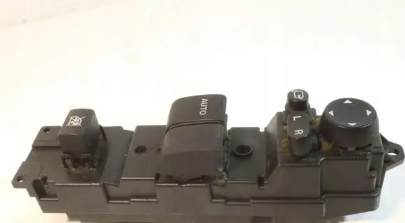 Mazda 2 Electric window control switch DF7166350A