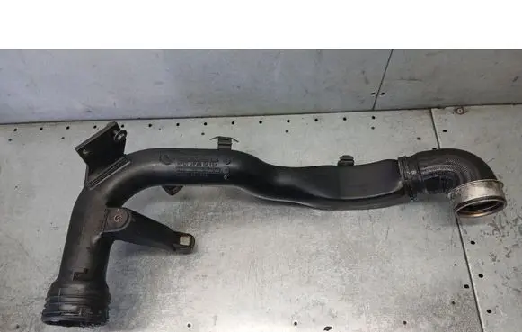 Volkswagen PASSAT B5.5 Intercooler hose/pipe 8E01457628