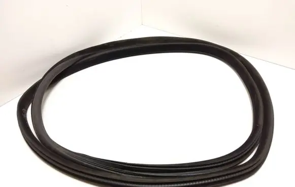 Volvo XC90 Rubber seal rear door 