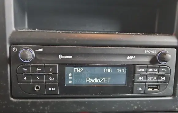 Renault Express Radio/CD/DVD/GPS head unit 280215396R IMPRK1554767