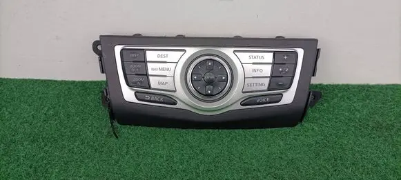 Nissan Murano Z51 Radio/CD/DVD/GPS head unit 68270-1AA0A