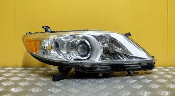 Toyota Sienna XL30 III Headlight/headlamp TOYOTA-SIENNA 3014