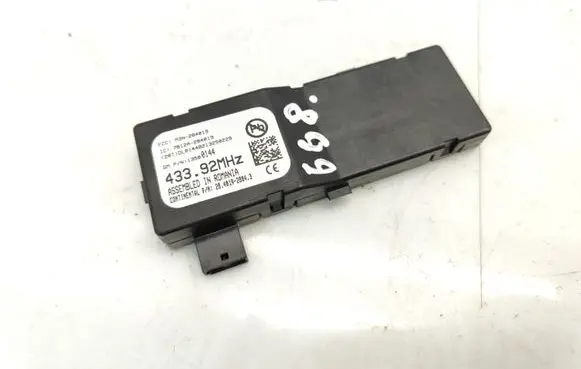 Opel Astra J Door central lock control unit/module 13500144 28401928043