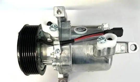 Renault Twingo III Air conditioning (A/C) compressor (pump) 926002090R