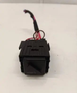 BMW 5 G30 G31 Other relay 8380420