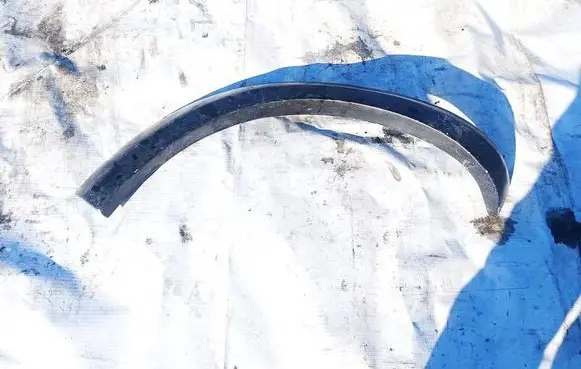Volkswagen Touareg I Rear arch trim 