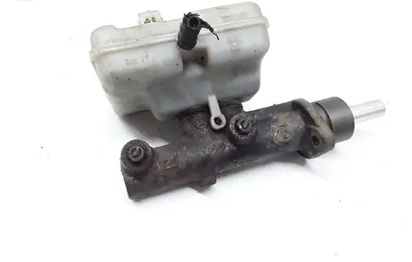 Master brake cylinder