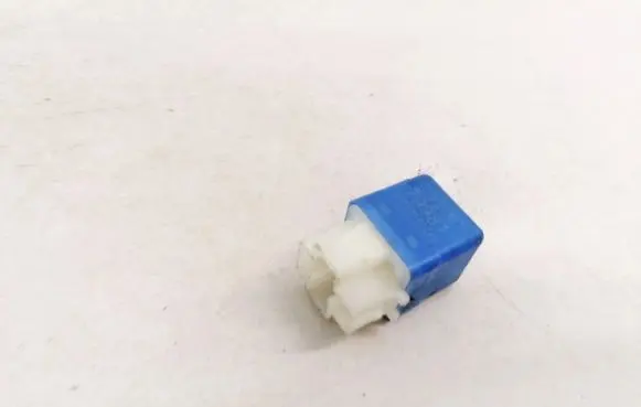 Nissan X-Trail T30 Other relay 2523079981
