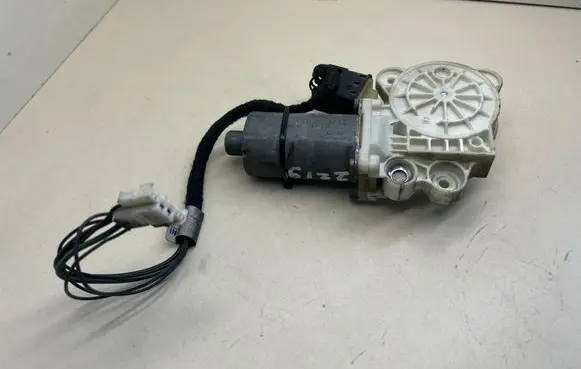 Mercedes-Benz E W211 Front door window regulator motor A2118202942 993626101