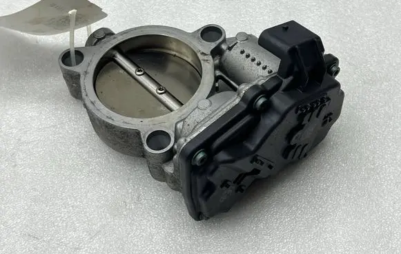 BMW 1 F40 Throttle valve 7619008
