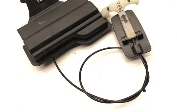 Infiniti Q50 Tailgate exterior lock 