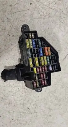 Volkswagen PASSAT B7 Fuse module 090211 03038
