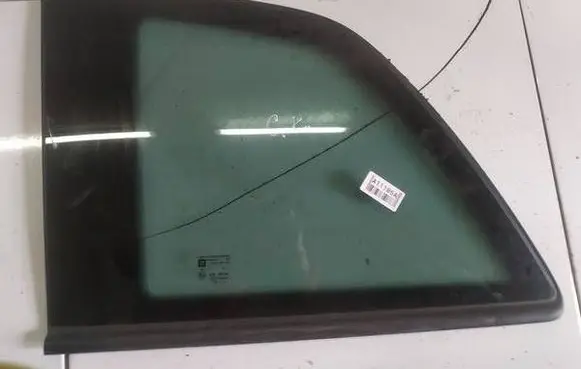 Opel Zafira B Rear side window AS3