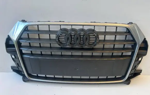 Audi Q3 8U Front bumper upper radiator grill 8U0853653M